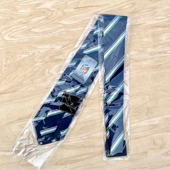 Seattle Seahawks Tie NFL Licensed Neck Ties Eagles Wings 12th Man NWT - Picture 4 of 8